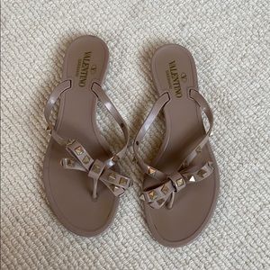 Valentino garavani nude jelly studded flip flops
